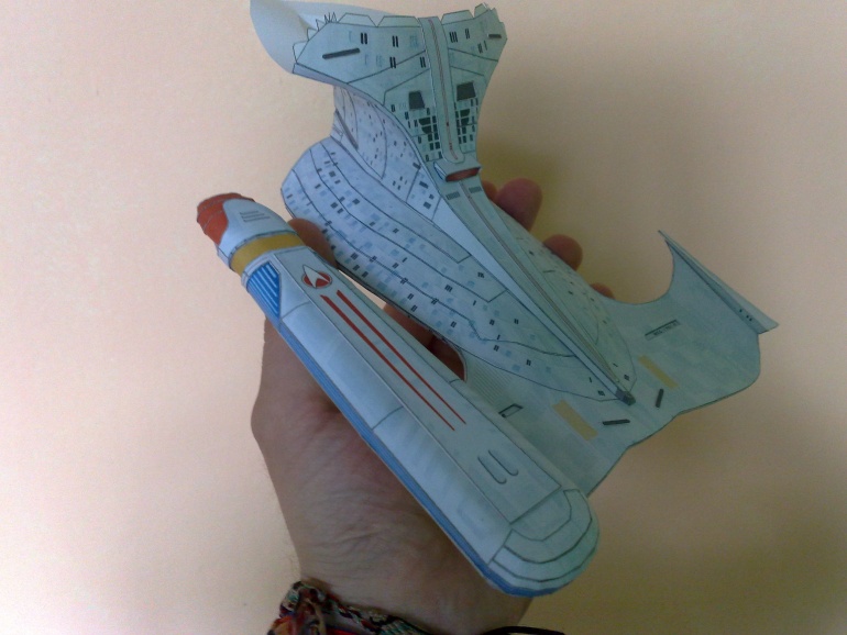 Star Trek Enterprise D 1701 Galaxy class (Plná velikost v novém okně) Star Trek Enterprise D 1701 Galaxy class