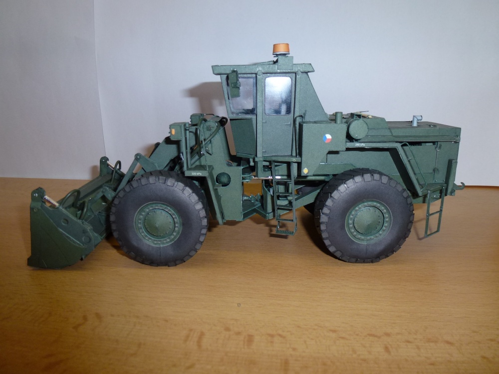 Stavostroj KNA-251 (Plná velikost v novém okně) Stavostroj KNA-251