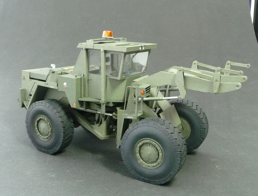 Stavostroj KNA-251 (Plná velikost v novém okně) Stavostroj KNA-251