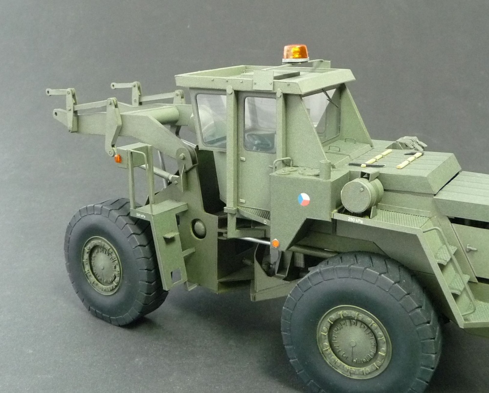 Stavostroj KNA-251 (Plná velikost v novém okně) Stavostroj KNA-251