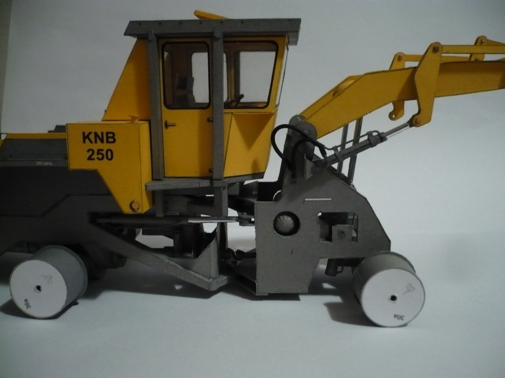 Stavostroj KNB - 250 (Plná velikost v novém okně) Stavostroj KNB - 250