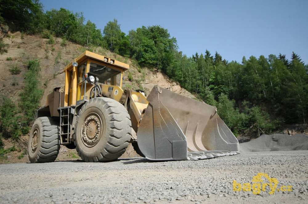 Stavostroj KNB 250 (Plná velikost v novém okně) Stavostroj KNB 250