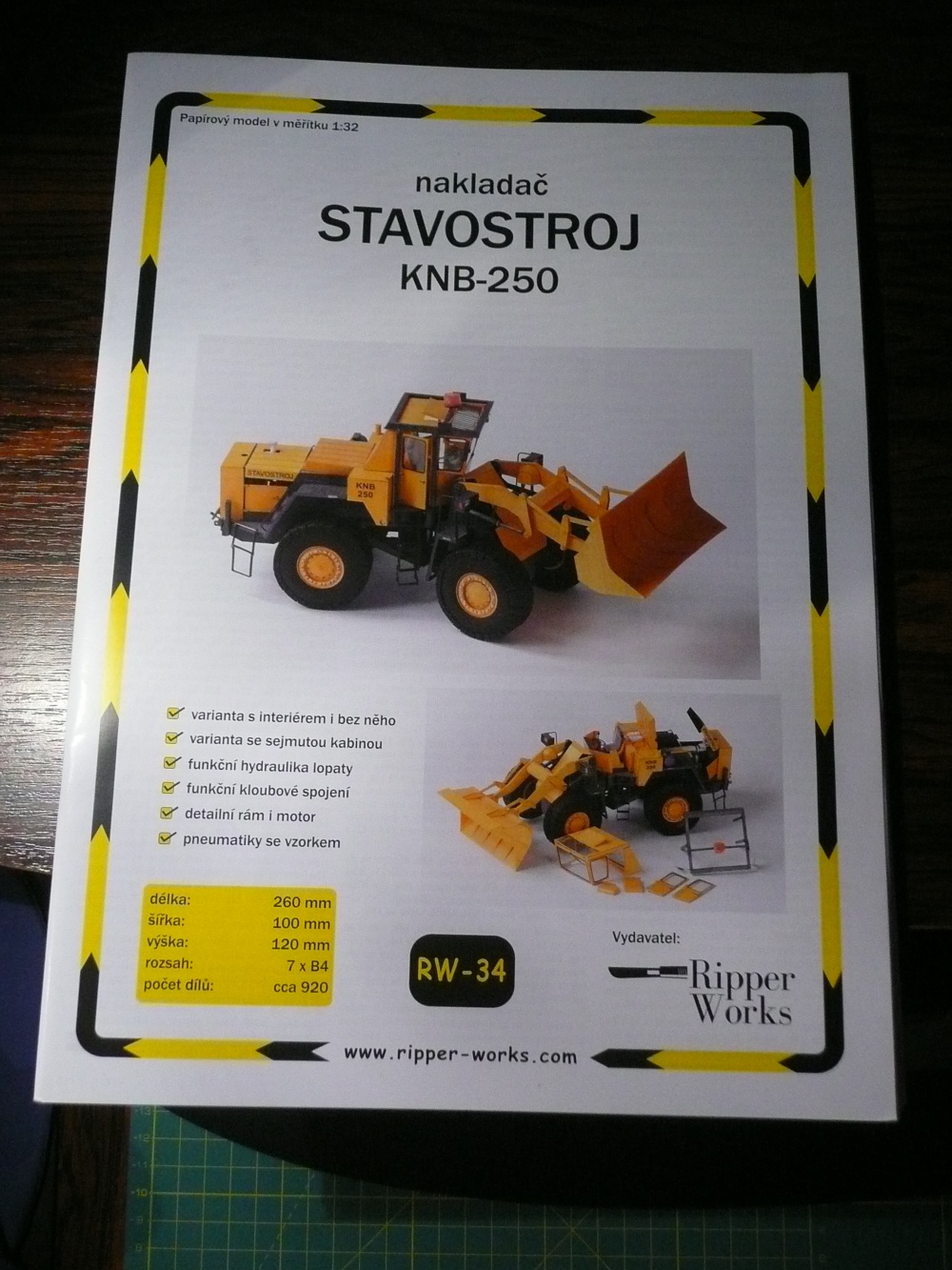 Stavostroj KNB-250 (Plná velikost v novém okně) Stavostroj KNB-250