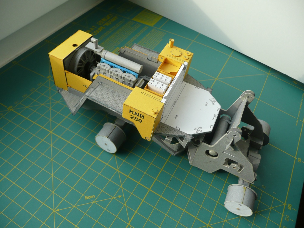 Stavostroj KNB-250 (Plná velikost v novém okně) Stavostroj KNB-250