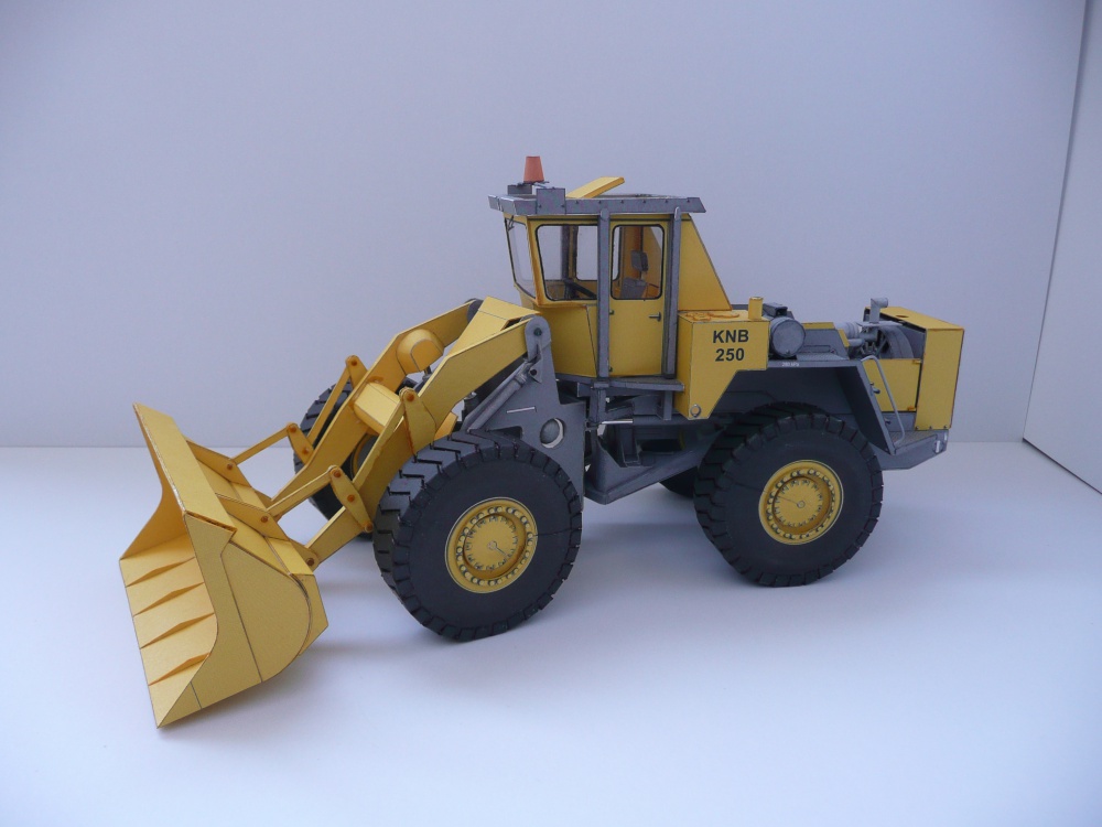 Stavostroj KNB-250 (Plná velikost v novém okně) Stavostroj KNB-250