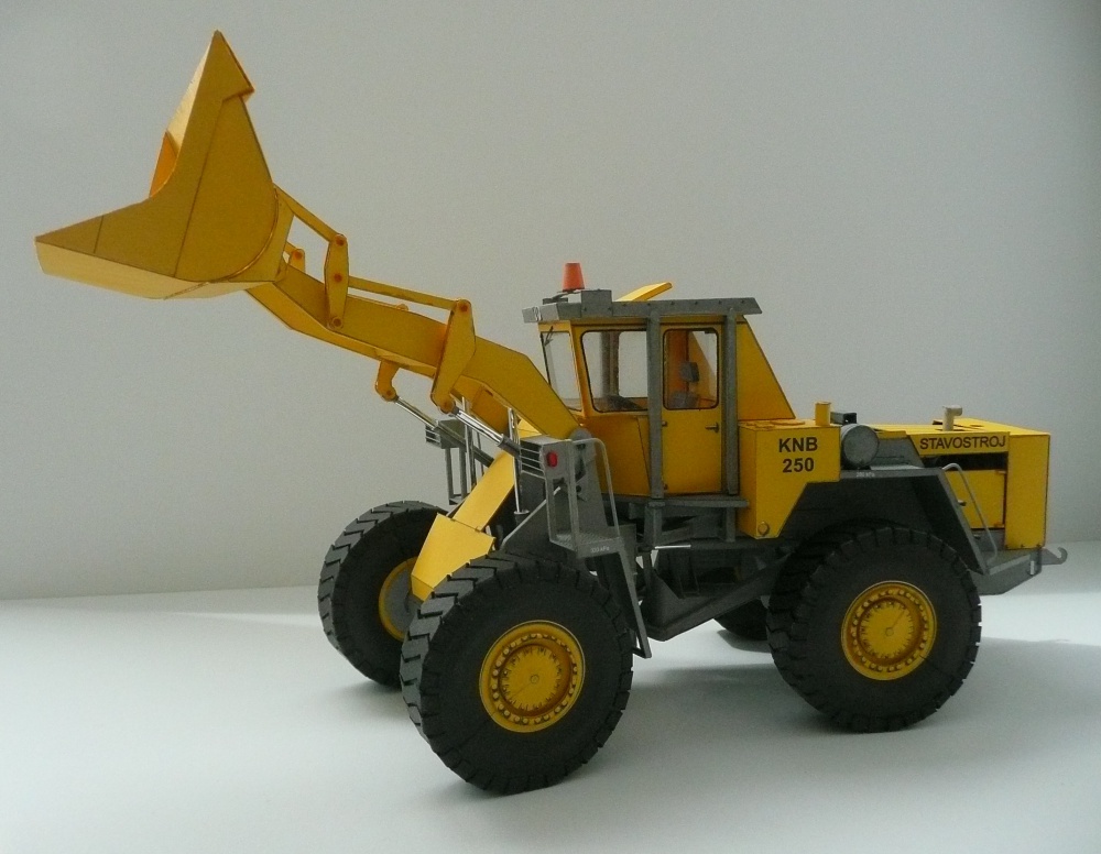 Stavostroj KNB-250 (Plná velikost v novém okně) Stavostroj KNB-250