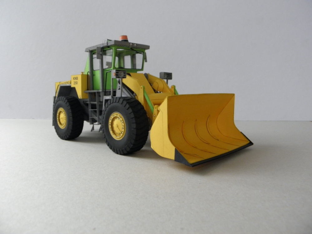 Stavostroj KNB-250 (Plná velikost v novém okně) Stavostroj KNB-250