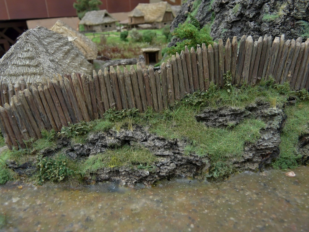 280195