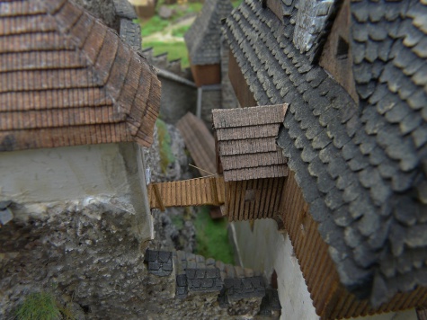 St�edov�k� hrad s podhrad�m 1:160