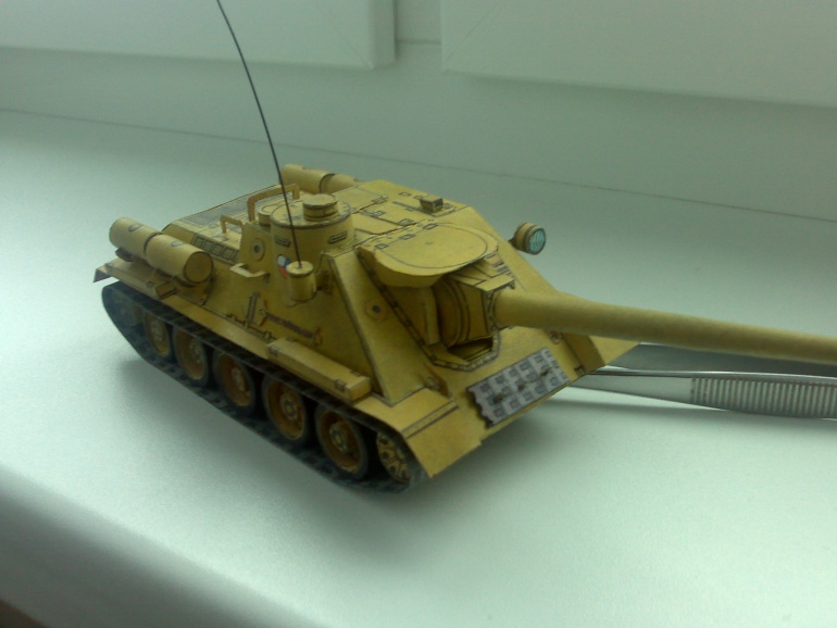 SU-100 (Plná velikost v novém okně) SU-100