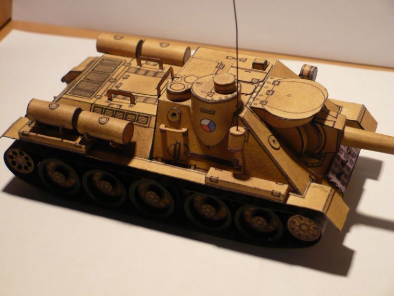 SU 100
