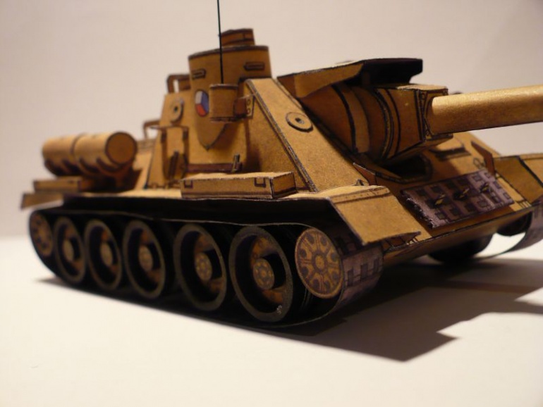 SU 100