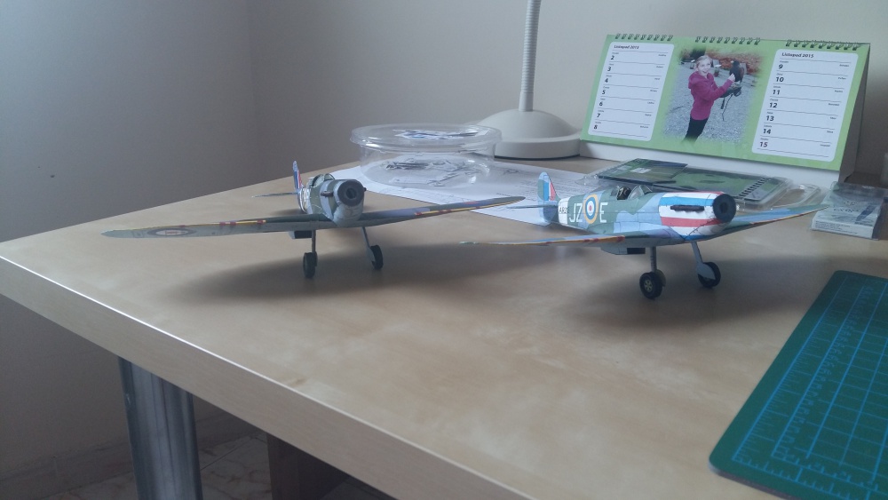 Supermarine Spitfire (Plná velikost v novém okně) Supermarine Spitfire