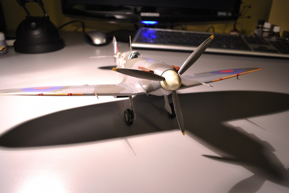 Supermarine Spitfire Mk. VB (Plná velikost v novém okně) Supermarine Spitfire Mk. VB