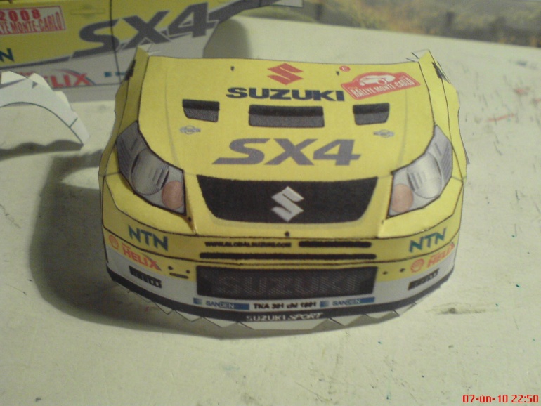 Suzuki SX 4-WRC (Plná velikost v novém okně) Suzuki SX 4-WRC