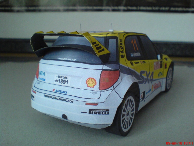 Suzuki SX 4-WRC (Plná velikost v novém okně) Suzuki SX 4-WRC