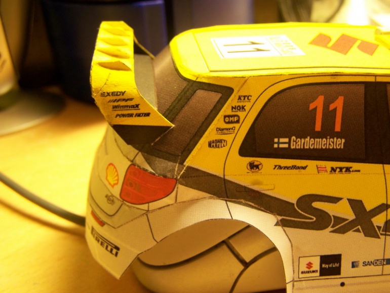 Suzuki SX4 WRC (Plná velikost v novém okně) Suzuki SX4 WRC