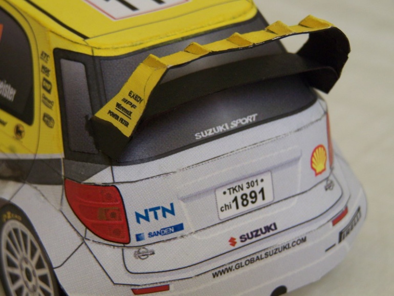 Suzuki SX4 WRC (Plná velikost v novém okně) Suzuki SX4 WRC