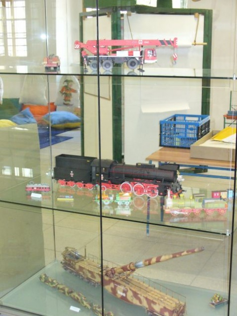 Sv�t z pap�ru Jind�ich�v Hradec 2008