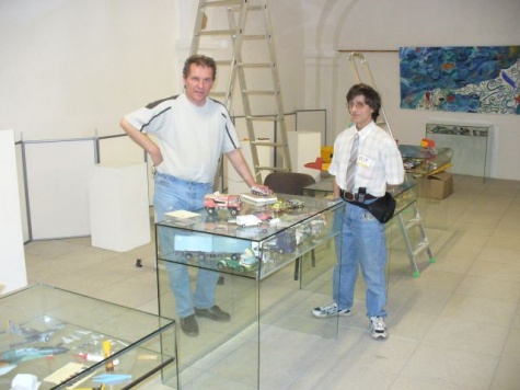 Sv�t z pap�ru Jind�ich�v Hradec 2008