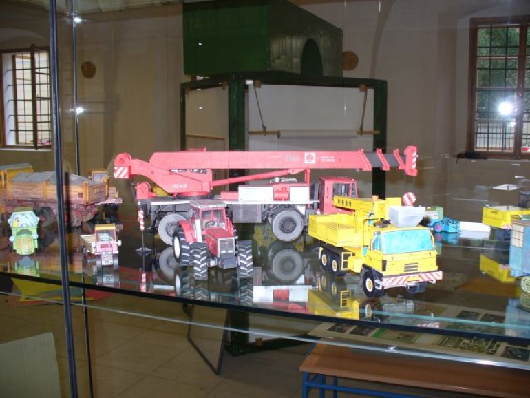 Sv�t z pap�ru Jind�ich�v Hradec 2008