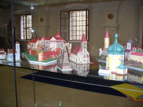 Sv�t z pap�ru Jind�ich�v Hradec 2008