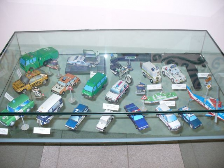 Sv�t z pap�ru Jind�ich�v Hradec 2008
