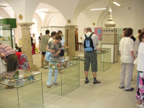Sv�t z pap�ru Jind�ich�v Hradec 2008