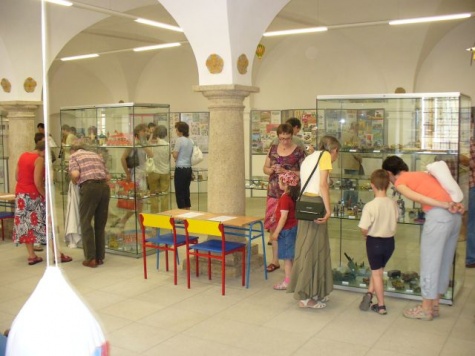 Sv�t z pap�ru Jind�ich�v Hradec 2008