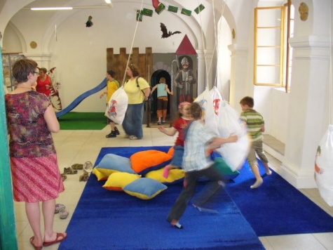 Sv�t z pap�ru Jind�ich�v Hradec 2008