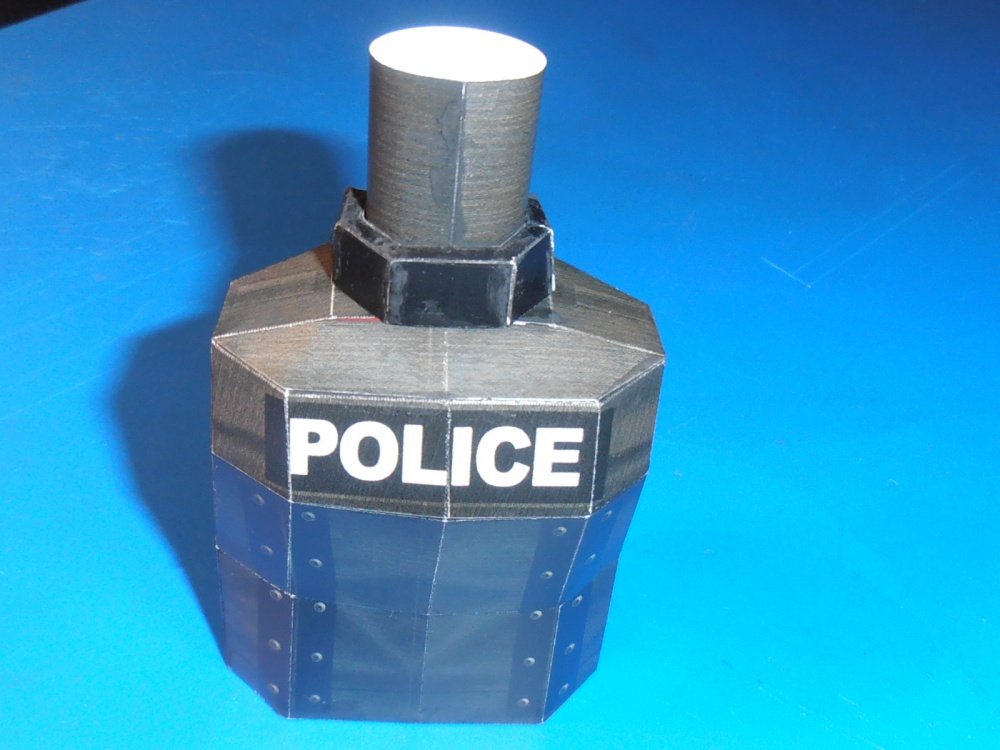 S.W.A.T. Police Figurine (Plná velikost v novém okně) S.W.A.T. Police Figurine