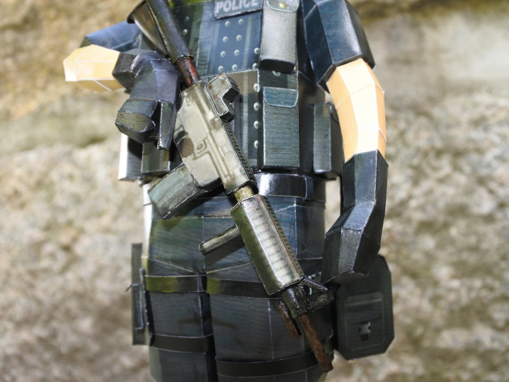 S.W.A.T. Police Figurine (Plná velikost v novém okně) S.W.A.T. Police Figurine