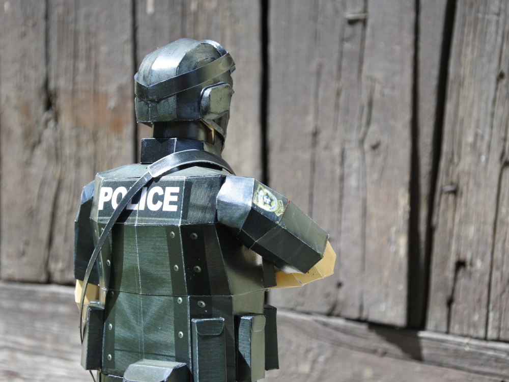 S.W.A.T. Police Figurine (Plná velikost v novém okně) S.W.A.T. Police Figurine