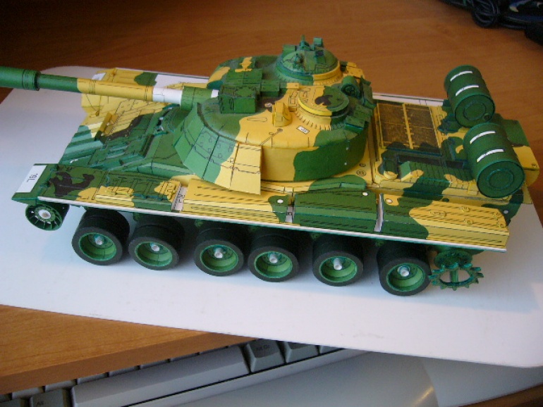 T-80 UD (Plná velikost v novém okně) T-80 UD