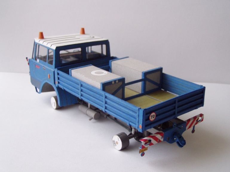 T 813 TP 4x4 (Plná velikost v novém okně) T 813 TP 4x4