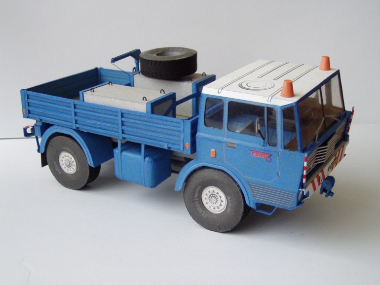 T 813 TP 4x4 (Plná velikost v novém okně) T 813 TP 4x4