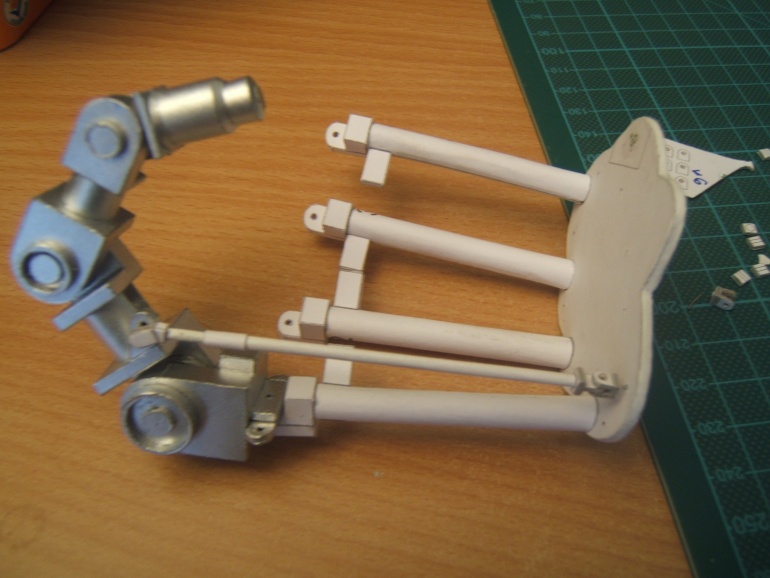 T2 Endoskeleton hand (Plná velikost v novém okně) T2 Endoskeleton hand