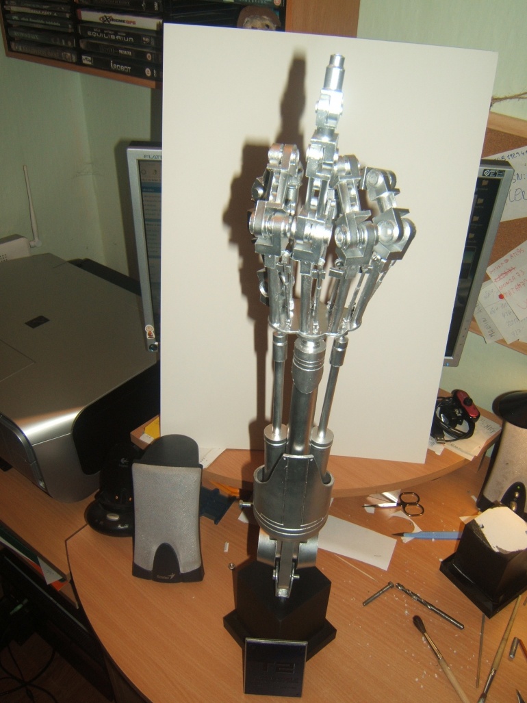 T2 Endoskeleton hand (Plná velikost v novém okně) T2 Endoskeleton hand