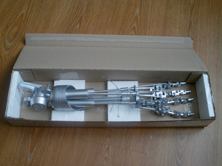 T2 Endoskeleton hand (Plná velikost v novém okně) T2 Endoskeleton hand