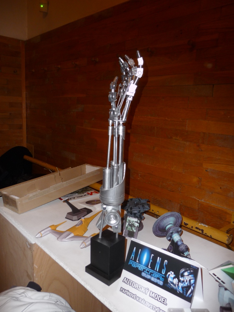T2 Endoskeleton hand (Plná velikost v novém okně) T2 Endoskeleton hand