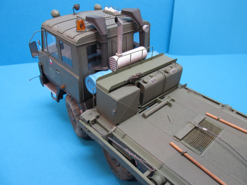 T 815 PMS + PMS-1 (Plná velikost v novém okně) T 815 PMS + PMS-1