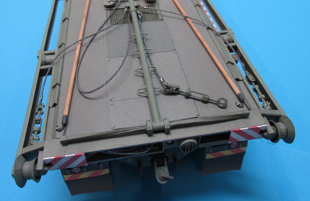 T 815 PMS + PMS-1 (Plná velikost v novém okně) T 815 PMS + PMS-1