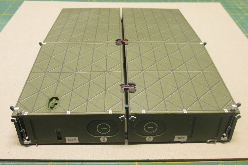 T 815 PMS + PMS-1 (Plná velikost v novém okně) T 815 PMS + PMS-1