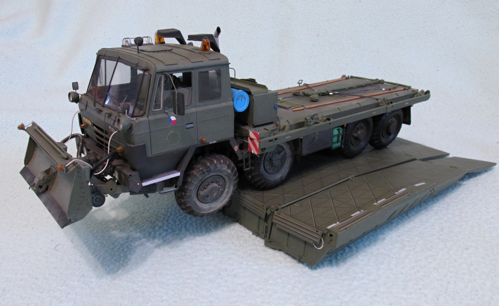 T 815 PMS + PMS-1 (Plná velikost v novém okně) T 815 PMS + PMS-1