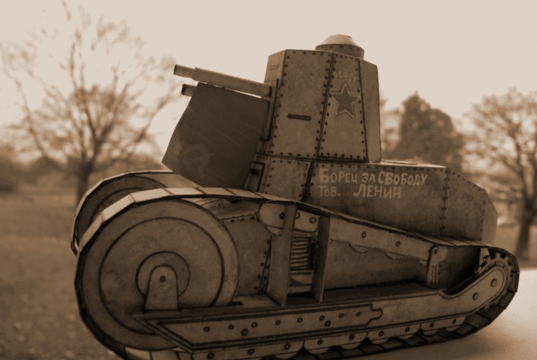 Tank Lenin (Plná velikost v novém okně) Tank Lenin