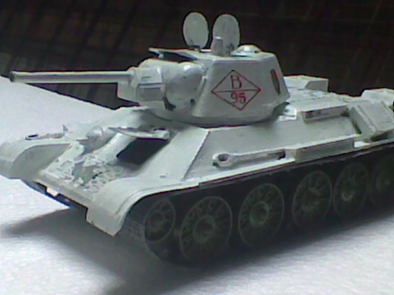 Tank T-34 (Plná velikost v novém okně) Tank T-34