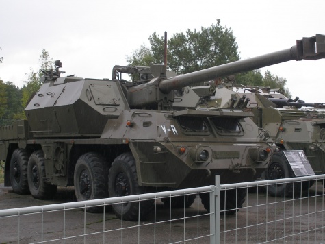 Tankov� den Le�any