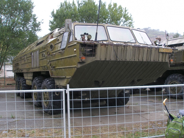 Tankov� den Le�any