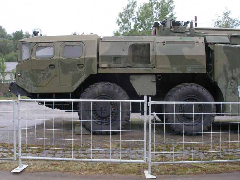 Tankov� den Le�any