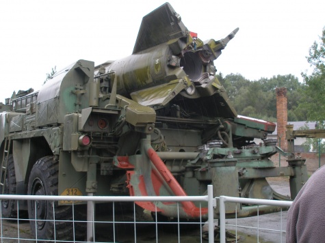 Tankov� den Le�any